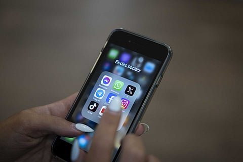 Deputados australianos dão luz verde à proibição das redes sociais a menores de 16 anos. Saiba os limites definidos pelas plataformas