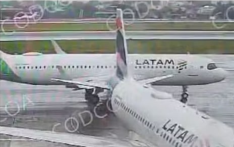 Dois aviões colidem na pista do aeroporto de Congonhas em São Paulo