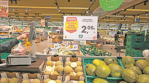 Cabaz alimentar desce para 255,97 euros após três subidas consecutivas