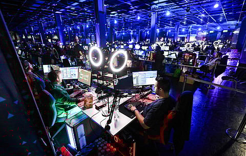 As redes sociais e os videojogos são viciantes e alteram o funcionamento do cérebro.