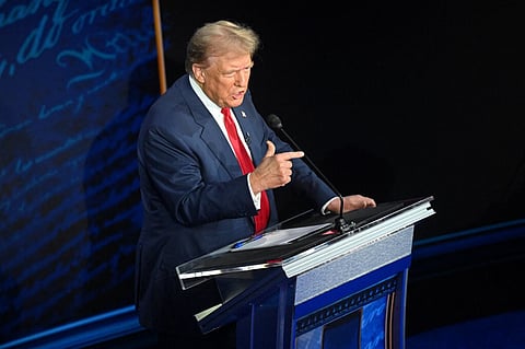 Donald Trump durante o debate com Kamala Harris na ABC.