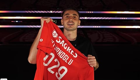 Benfica fechou contratação de  Aktürkoğlu mesmo em cima do fecho do mercado.