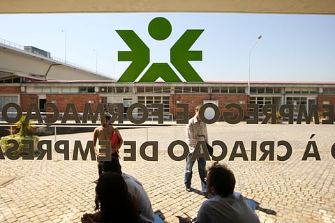 Desemprego volta a subir em setembro mas população empregada atinge máximo do século