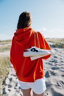 As sapatilhas são feitas com lonas das vela dos barcos.