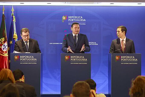 Conferência de imprensa do Conselho de Ministros sobre a descida do IRS. Na imagem o primeiro-ministro, Luís Montenegro, ladeado pelos ministros das Finanças, Joaquim Miranda Sarmento,  e da Presidência, António Leit&a