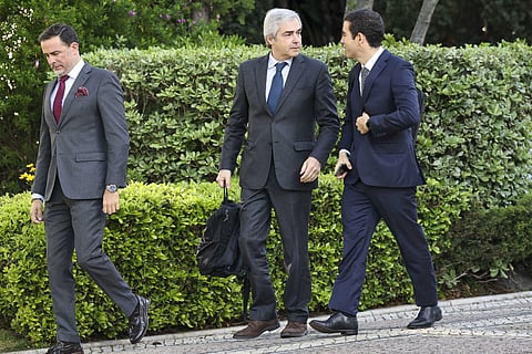 Nuno Melo, ministro da Defesa (ao centro), e António Leitão Amaro, ministro da Presidência (à direita). Fotografia: PAULO SPRANGER / Global Imagens