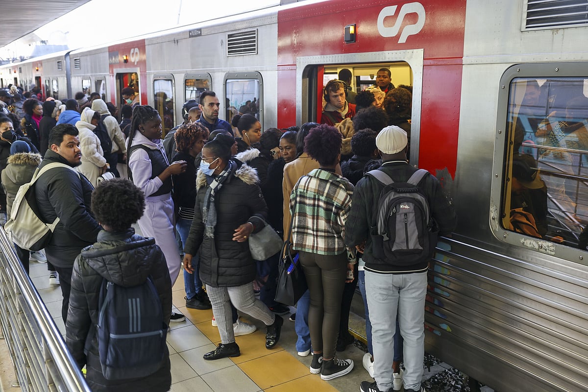 Strike in bars on long-distance trains sees full participation, says union