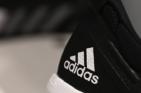 Lucro da Adidas sobe 75% em 2025 para 1,3 mil milhões devido ao aumento de vendas

