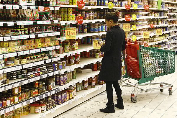 Inflation falls to 1.9% compared with December