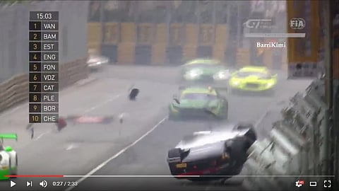 Vídeo GP de Macau: O incrível acidente de Laurens Vanthoor