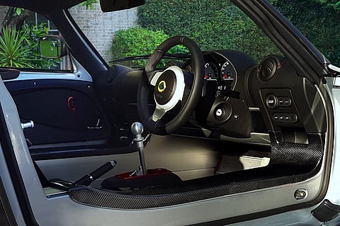 Novo Lotus Exige de 380 cv desafia Porsche Boxster