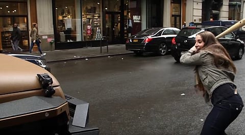 A tinta que torna o seu carro num “blindado”