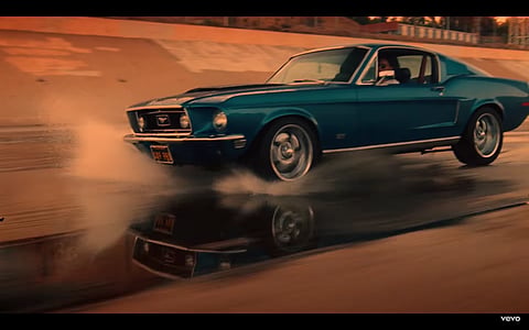 Novo videoclip dos Rolling Stones com Kristen Stewart e um Mustang GT