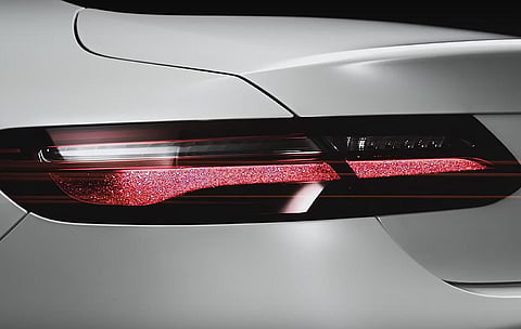 Mercedes-Benz promete elegância dinâmica para o novo E Coupé