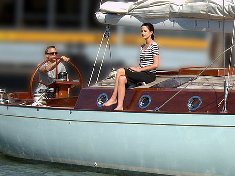 O iate de James Bond pode ser seu