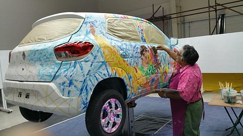 Artista plástico faz de Renault uma tela