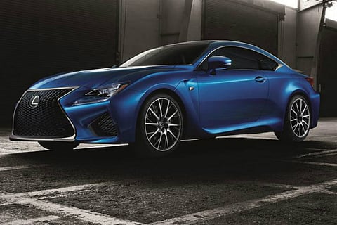 Pai Natal da Lexus acelera pela solidariedade