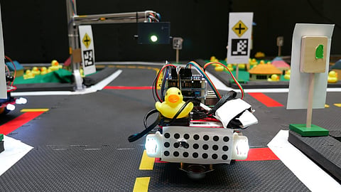 Ciência: Patos de borracha circulam em carros autónomos