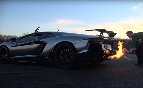 Como usar um Lamborghini para assar um peru