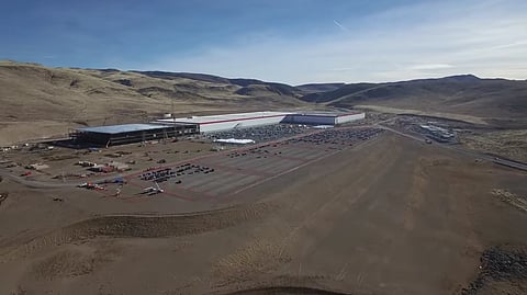A Gigafactory da Tesla vista do céu