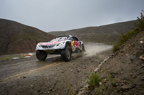 Dakar: Loeb alarga a vantagem para Peterhansel, mas…