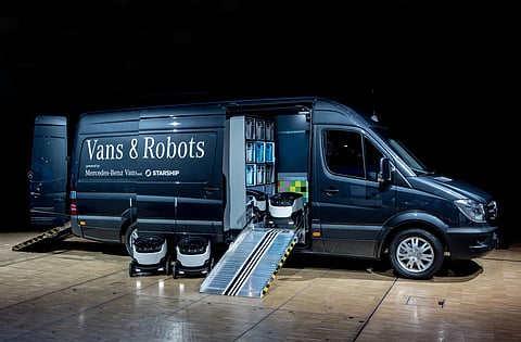 Mercedes-Benz Vans aposta em robôs para distribuição de encomendas