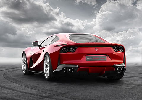Ferrari 812 Superfast: V12 de 800 CV em luta contra a extinção
