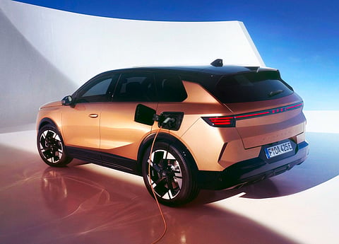 Opel aumenta autonomia de Grandland para 700 km e prepara outros trunfos para 2025