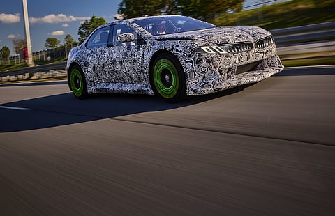 Próximas versões elétricas M terão quatro motores e potências de 1360 cv
