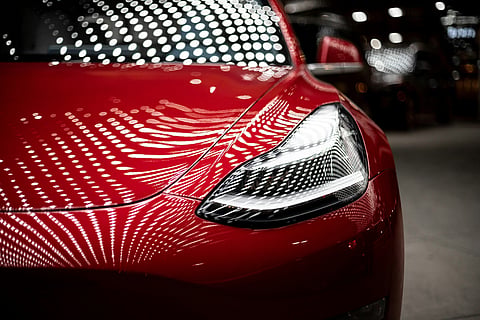 Contestação à Tesla sobe de tom à conta de protestos anti-Musk