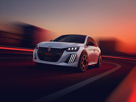 Peugeot E-208 GTi impressiona na aceleração