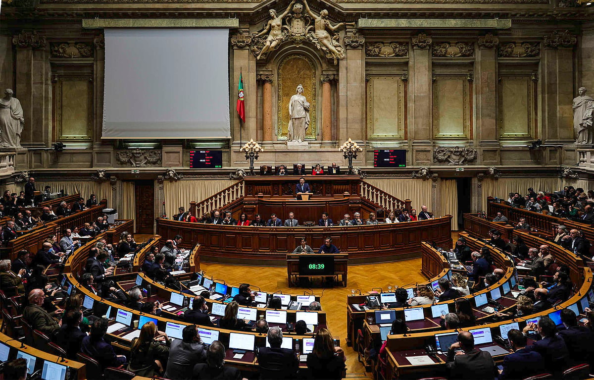 Parlamento aprova mudança na Lei da Concorrência após caso do cartel da banca