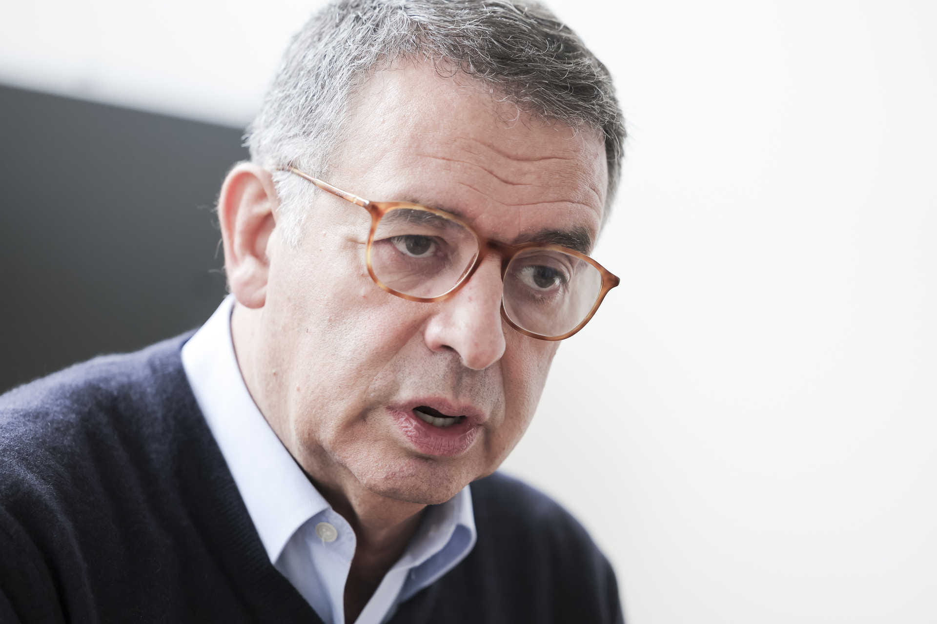 President enacts 100% payment for simplified lay-off scheme