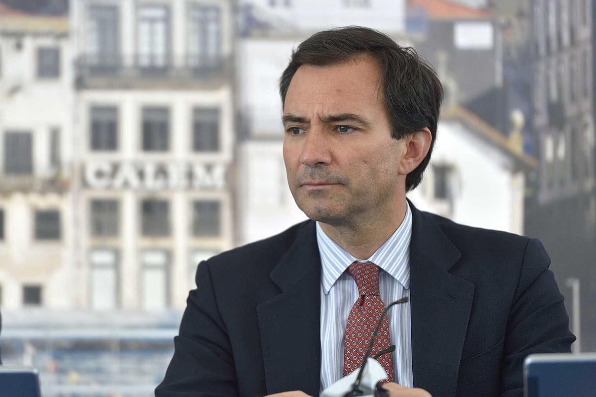 Marcos Perestrello renova mandato na mesa da FAUL do PS