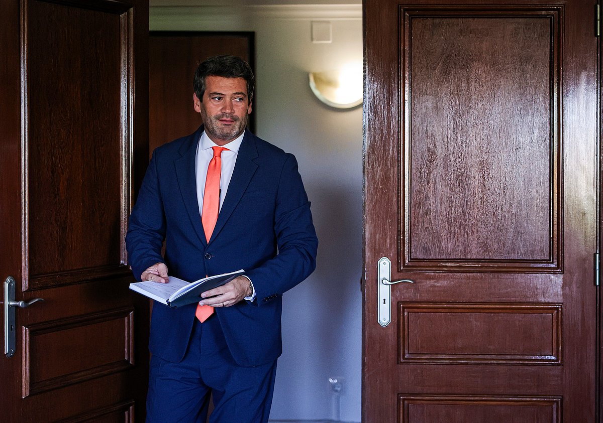 Government and Chega negotiate social benefit and labour reform