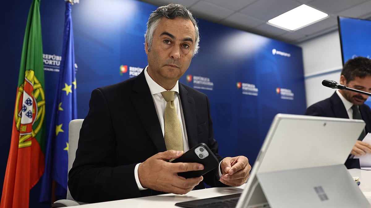 Minister admits to rethinking the coexistence of public and private provision in the same school