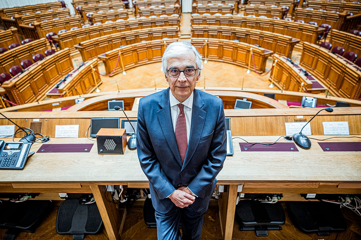 Aguiar-Branco recusa adiar debate do Estado da Nação