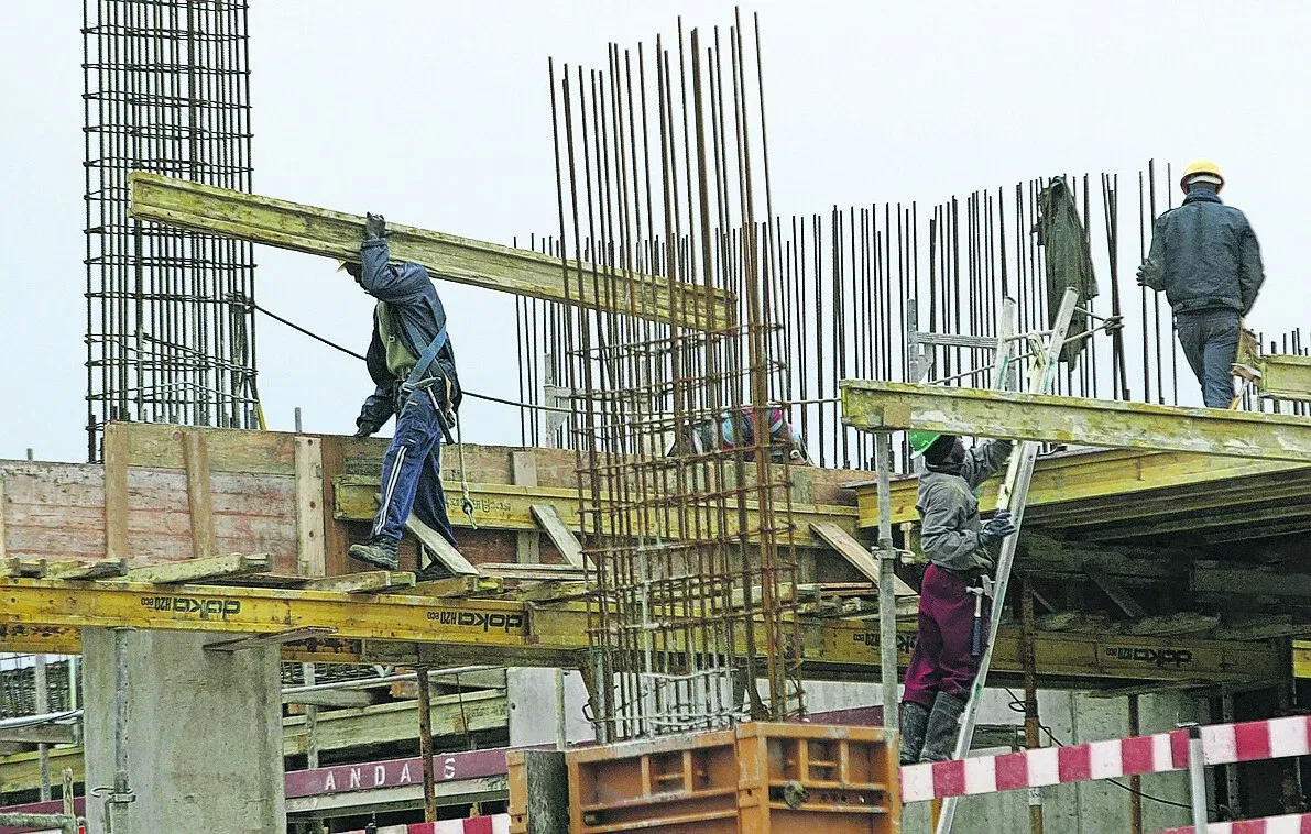 New construction costs rise 4.7% in February, driven by labour