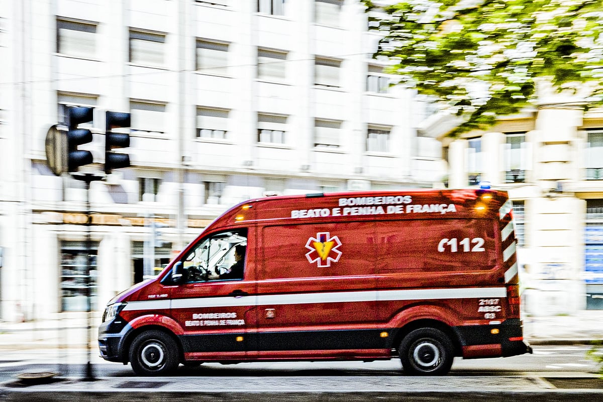 Construction worker dies in Almada accident