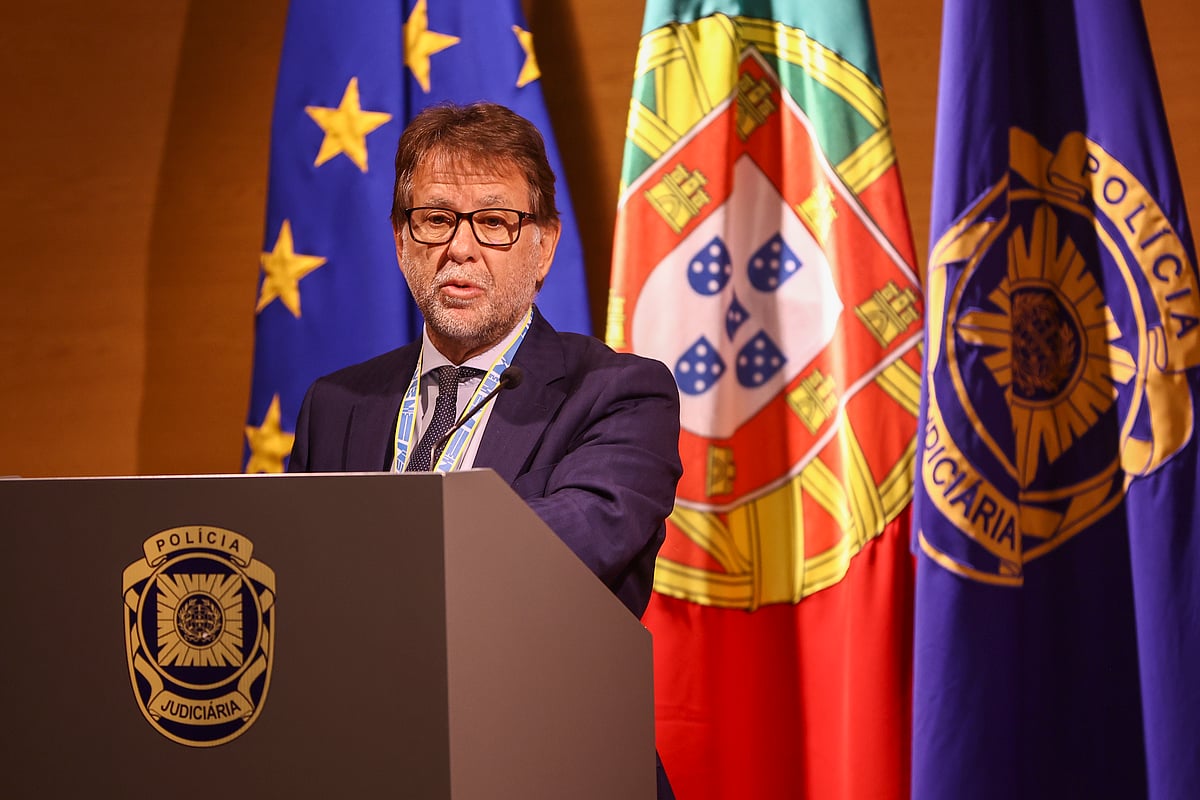 Luís Neves becomes Minister of Internal Administration with tough challenges and a praised but not unanimous profile