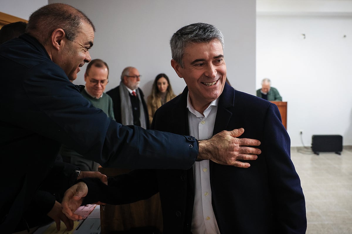José Luís Carneiro re-elected Secretary-General of the PS with 96.9% of the vote