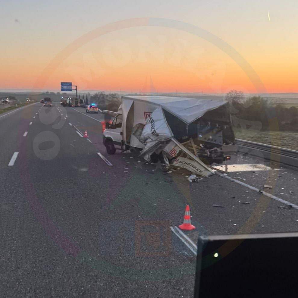 A1 motorway restricted southbound-northbound in Santarém following a three-vehicle collision