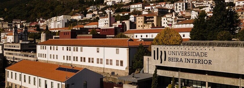 Gas leak forces evacuation at the University of Beira Interior. Two professors injured