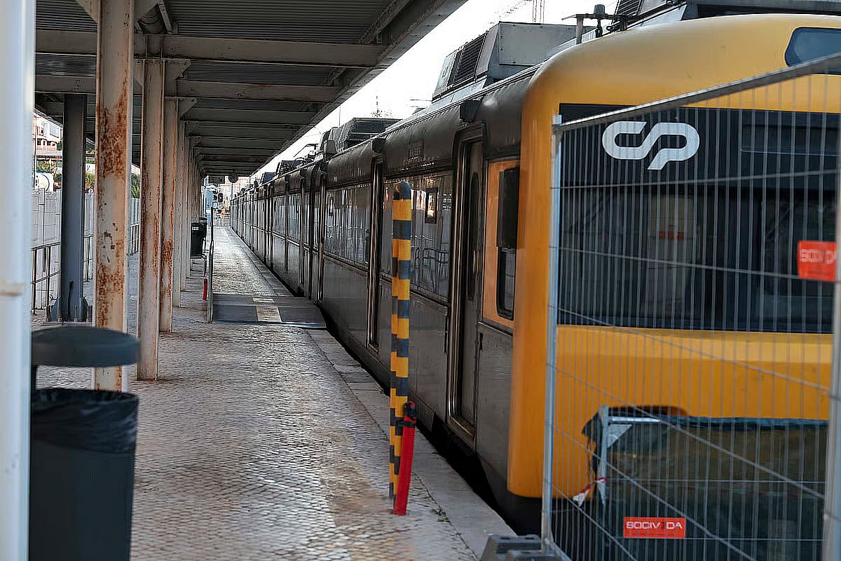 Train services restricted between São Pedro do Estoril and Cascais for modernisation works