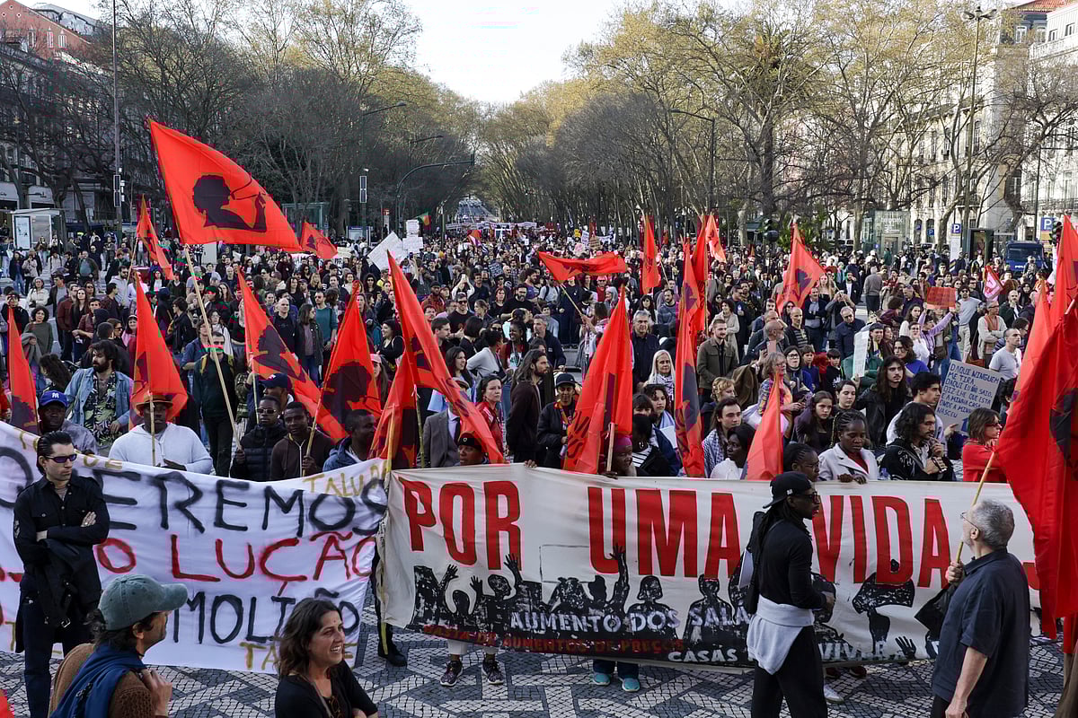 In photos: Hundreds on the streets of Lisbon for a 'Home to Live In'