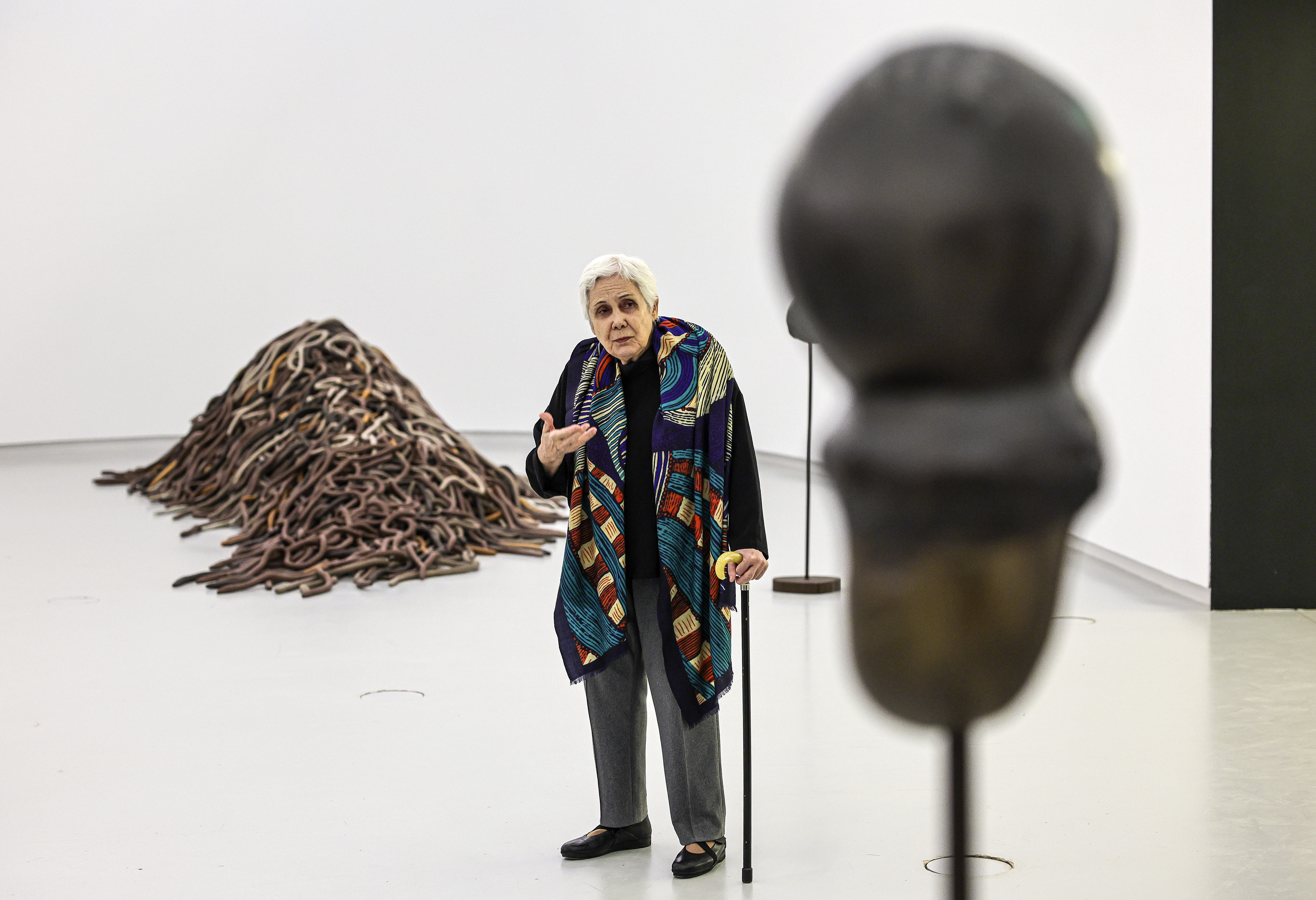 Anna Maria Maiolino at MAAT: Living sculptures made of small gestures