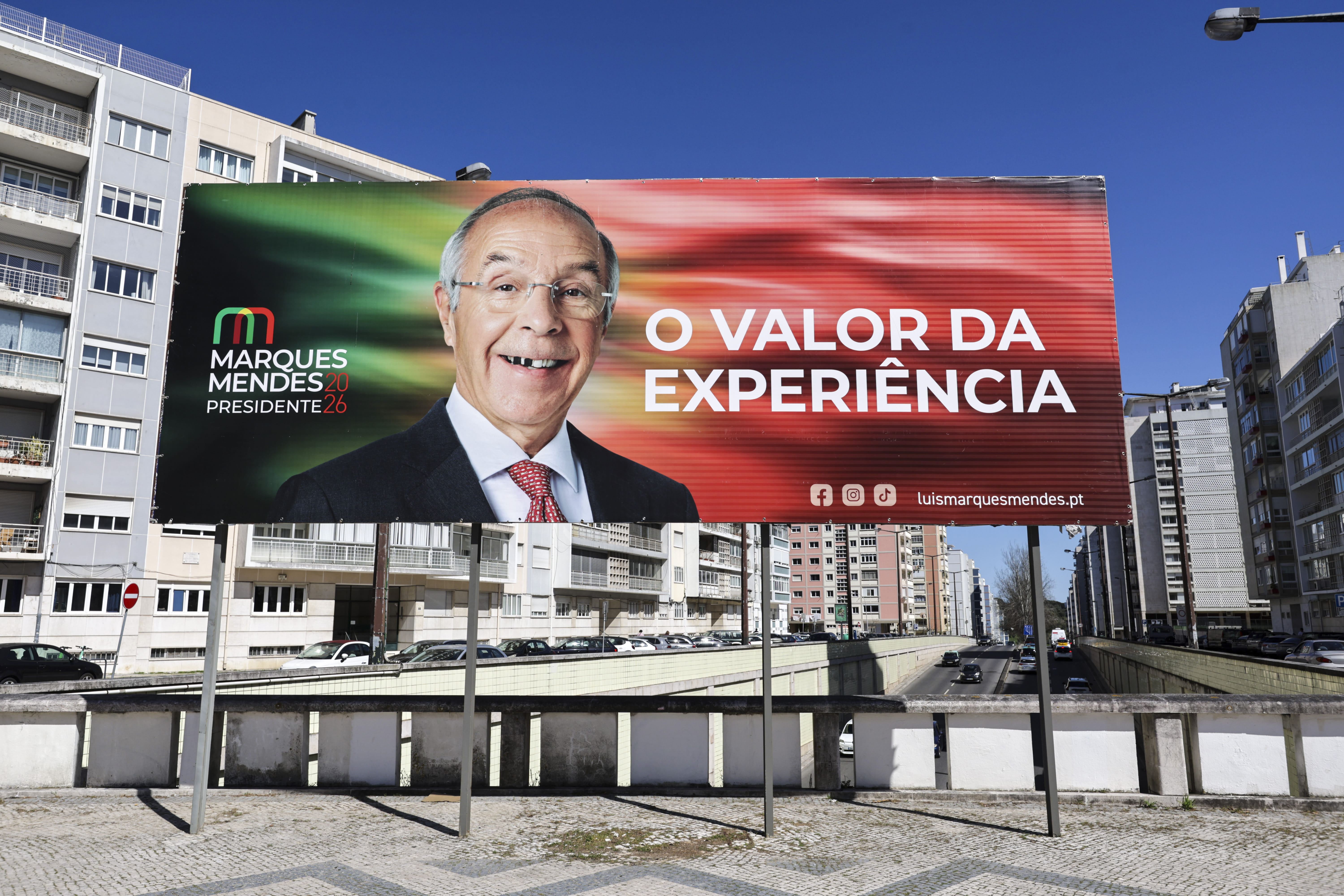 Lisbon residents ask Moedas to pressure presidential candidates to remove posters