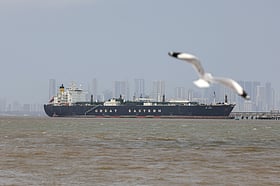 AIE avisa que normalidade levará muito tempo mesmo que estreito de Ormuz abra já