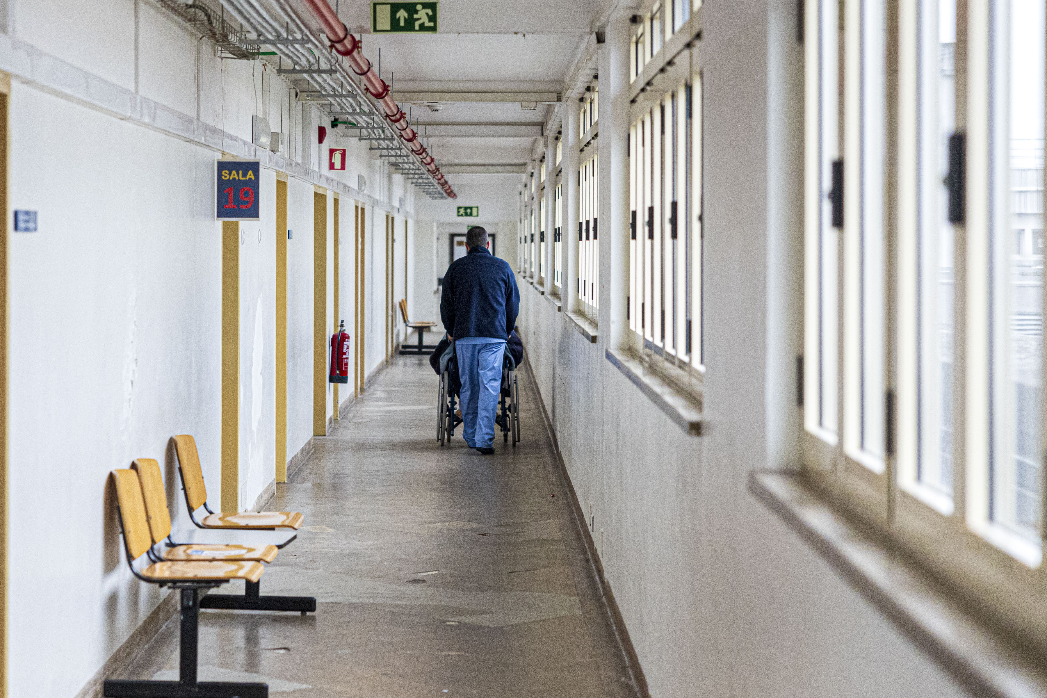 Health workers announce national strike for May