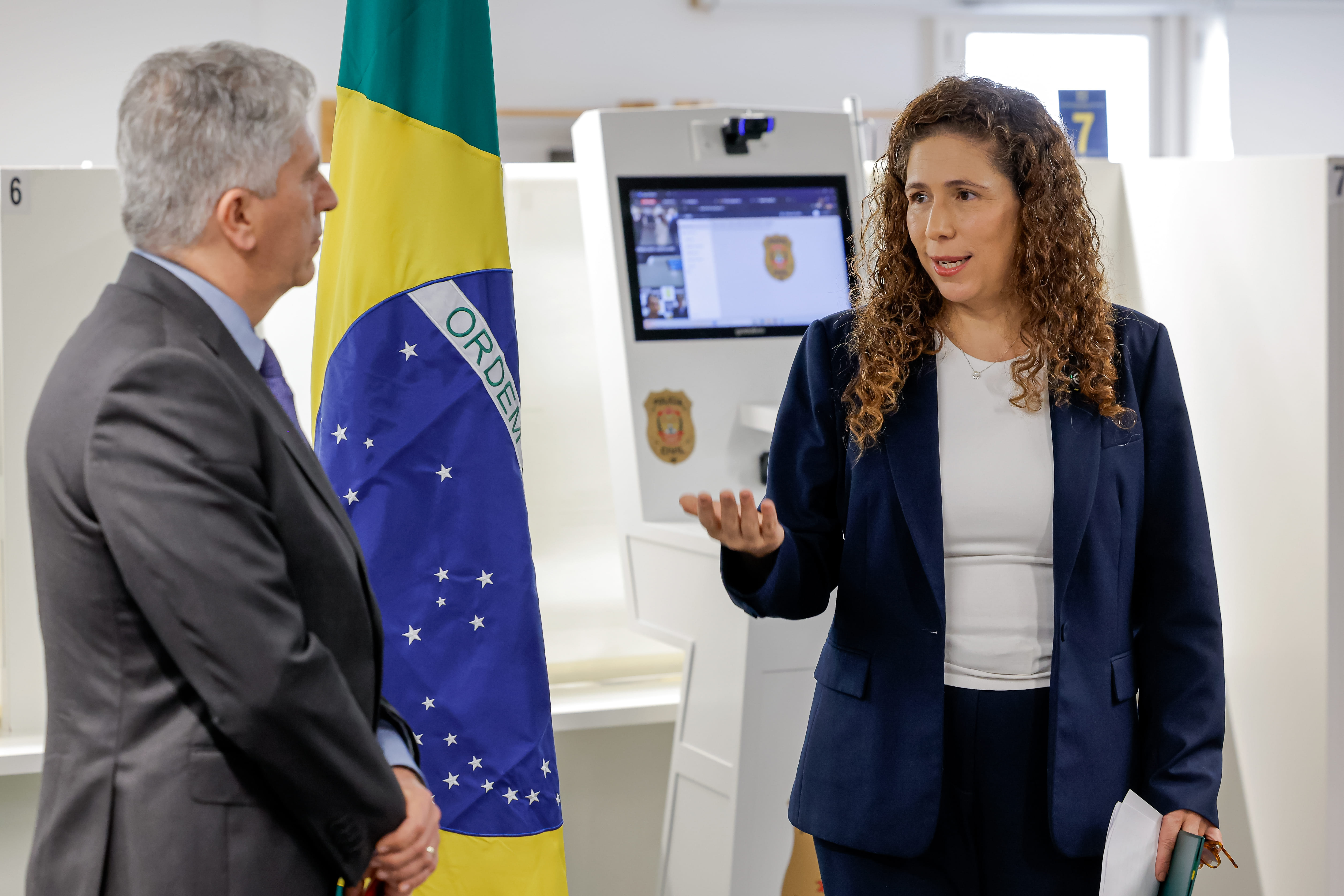 See how the new national identity card will be issued to Brazilians abroad
